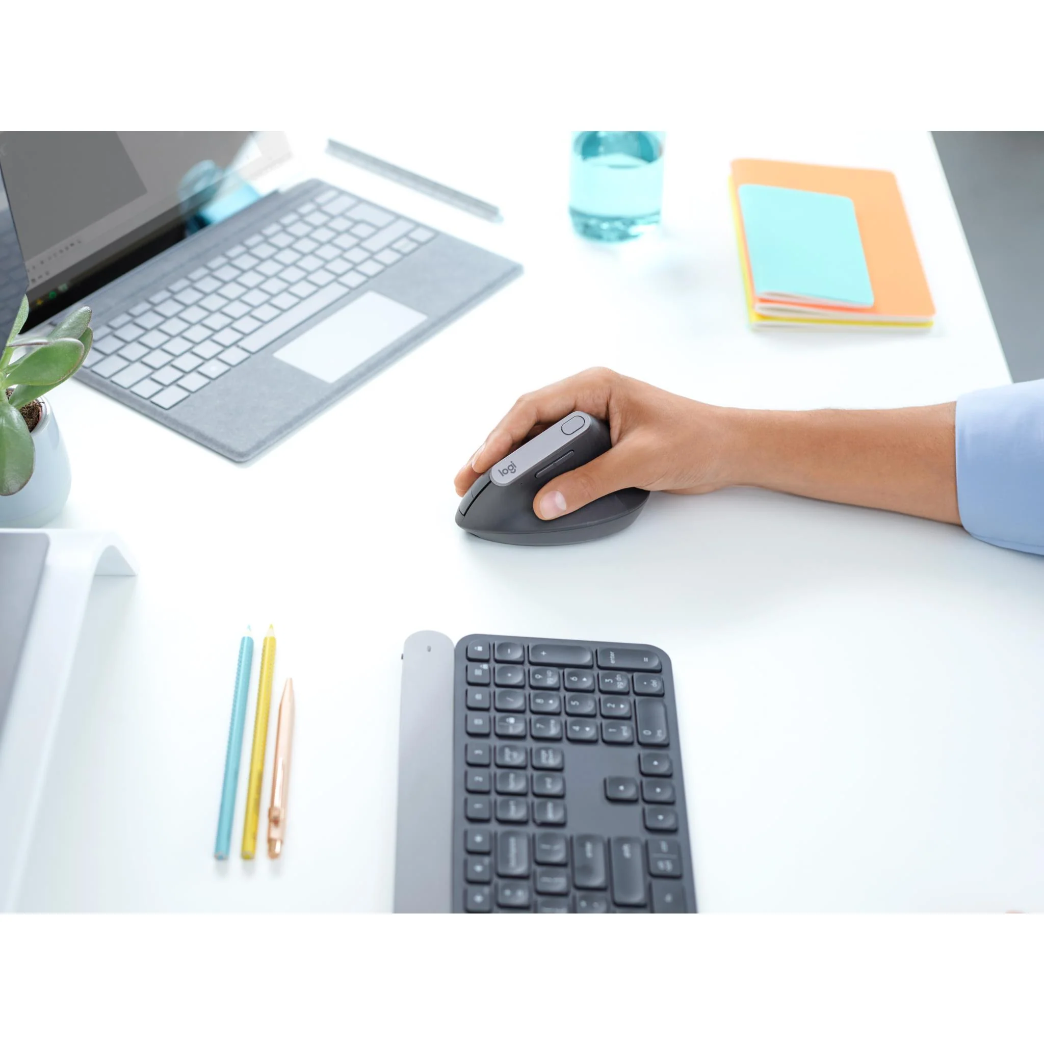 Logitech MX Vertical Advanced Ergonomic Mouse - Image 5