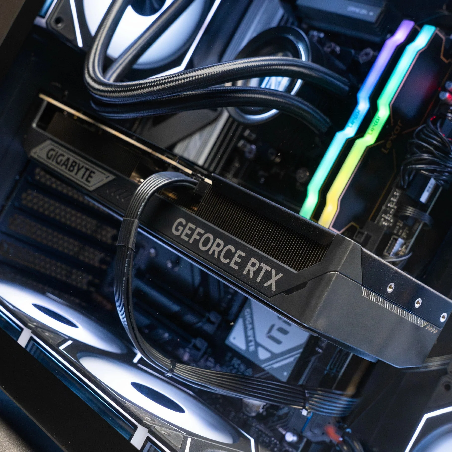 Aftershock Nimbus | RTX 5080 | Ryzen 7 7800X3D | Desktop Gaming PC - Image 7